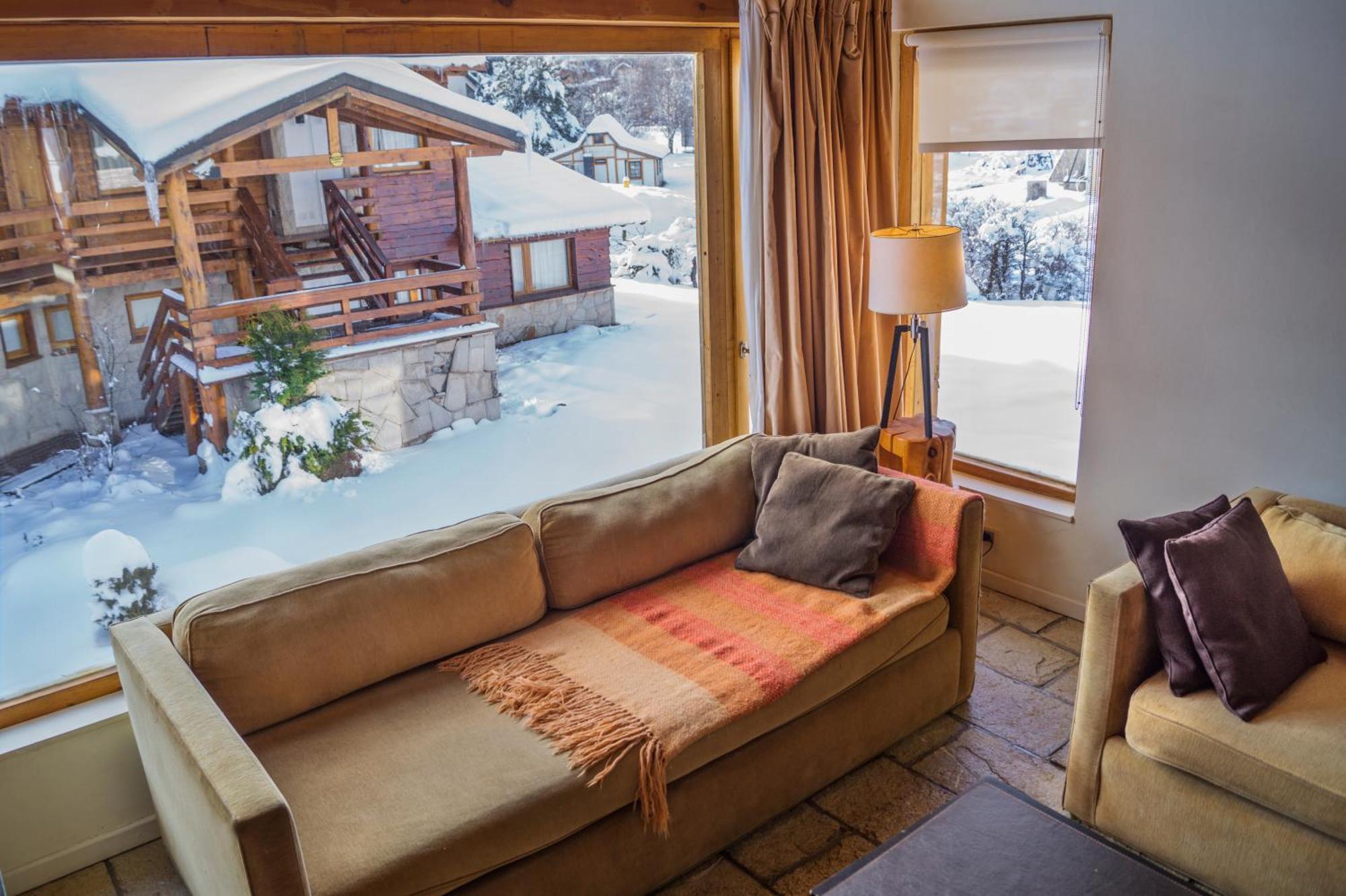 Three-Bedroom Chalet,69207971:JPEG